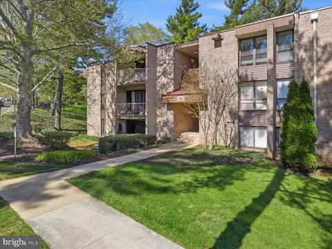 3320 Huntley Square Dr #T2, Temple Hills, MD 20748