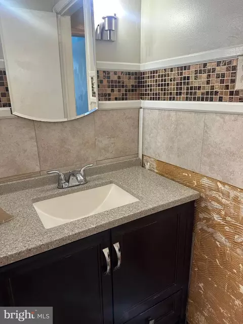 Bath - 1504 5th St, Lanham, MD 20706 photo 3 of 3