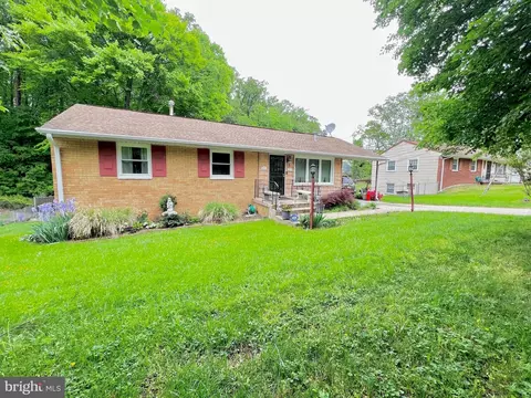 7802 Beechnut Rd, Capitol Heights, MD 20743
