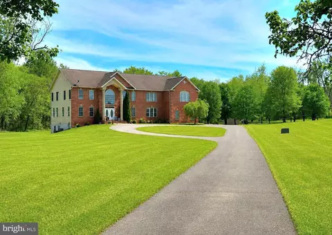 16619 Peach St, Bowie, MD 20716