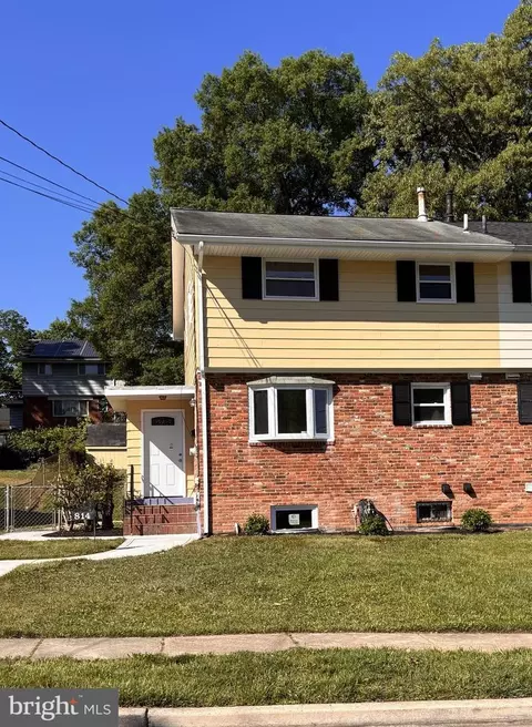 814 Booker Pl, Capitol Heights, MD 20743
