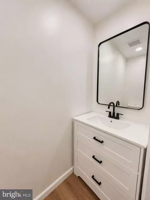 Bath - 15734 Millbrook Ln #80, Laurel, MD 20707 photo 1 of 5