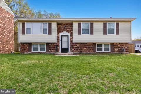 5903 Sylvia Ct, Clinton, MD 20735