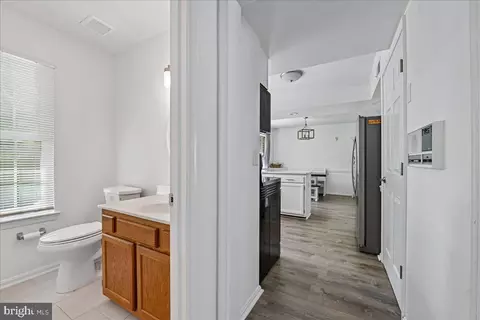 Entry Way - 903 Brook St, Accokeek, MD 20607 photo 5 of 10