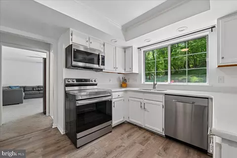 Kitchen - 903 Brook St, Accokeek, MD 20607 photo 2 of 2
