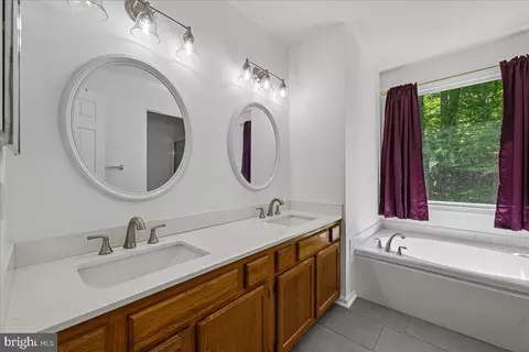 Bath - 903 Brook St, Accokeek, MD 20607 photo 3 of 6