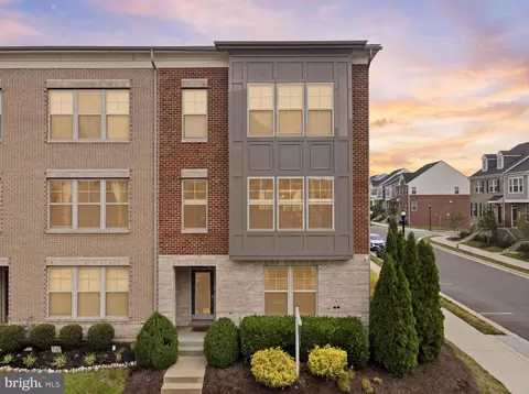 10601 Eastland Cir, Marlboro, MD 20772