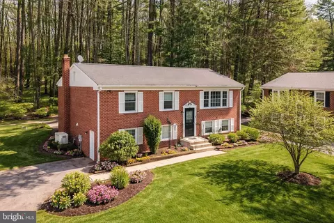 5210 W Boniwood Turn Turn, Clinton, MD 20735