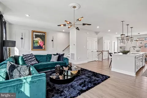 10878 Foxtrot Cir, Marlboro, MD 20772