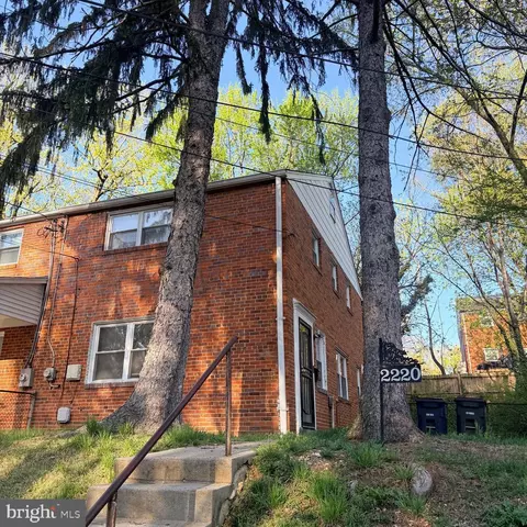 2220 Gaylord Dr, Suitland, MD 20746