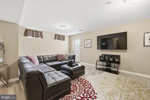 Entry Way - 6900 Lenape Ct, Brandywine, MD 20613 photo 7 of 8