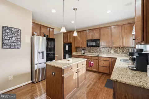 Kitchen - 6900 Lenape Ct, Brandywine, MD 20613 photo 3 of 4