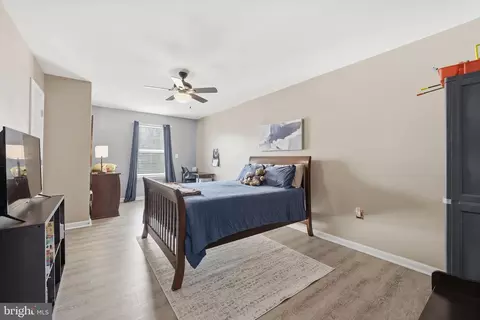 Bedroom - 6900 Lenape Ct, Brandywine, MD 20613 photo 4 of 8