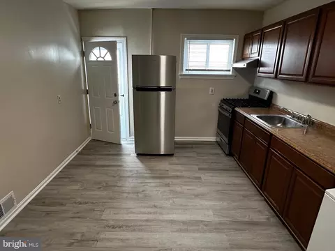 Entry Way - 214 10th St, Laurel, MD 20707 photo 5 of 18