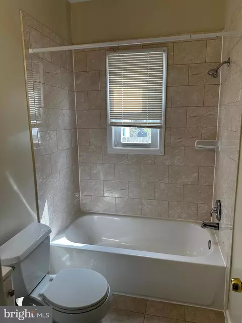 Bath - 214 10th St, Laurel, MD 20707 photo 4 of 11