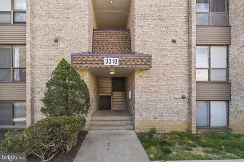 3310 Huntley Square Dr #T, Temple Hills, MD 20748