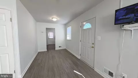 Entry Way - 9906 Lanham Severn Rd, Lanham, MD 20706 photo 4 of 8
