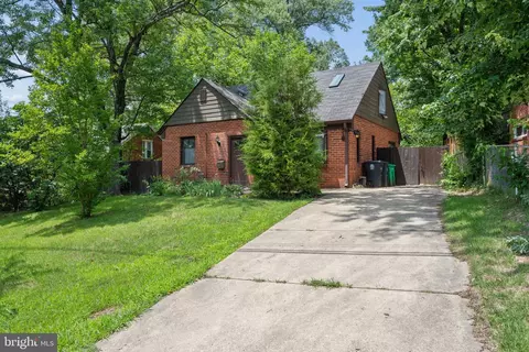 7220 16th Ave, Takoma Park, MD 20912