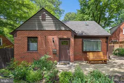 7220 16th Ave, Takoma Park, MD 20912