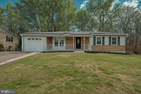12817 Lampton Ln, Fort Washington, MD 20744