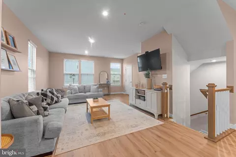 Entry Way - 160 Lyons Creek Dr, Laurel, MD 20708 photo 6 of 24