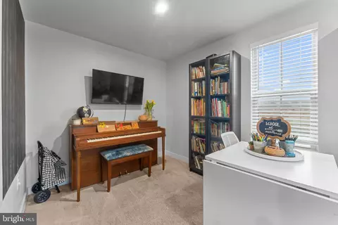 Entry Way - 160 Lyons Creek Dr, Laurel, MD 20708 photo 3 of 24