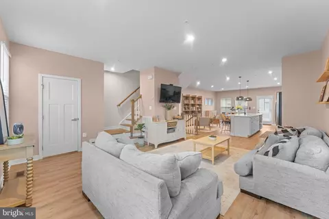 Entry Way - 160 Lyons Creek Dr, Laurel, MD 20708 photo 9 of 24