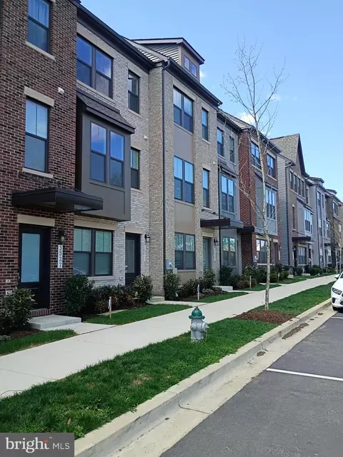 3525 Carnaby St, Hyattsville, MD 20782