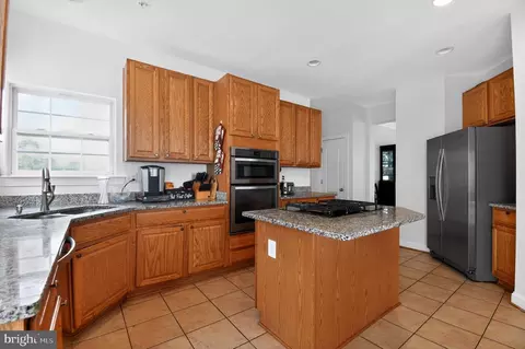 Kitchen - 9009 Eldon Dr, Clinton, MD 20735 photo 4 of 4