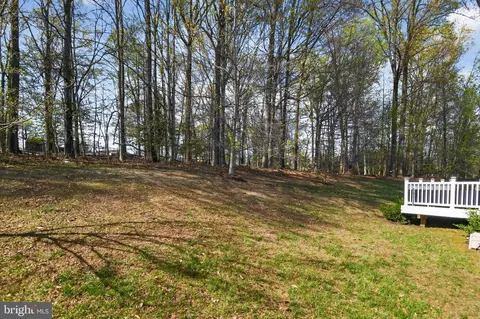 Exterior - 9009 Eldon Dr, Clinton, MD 20735 photo 4 of 6