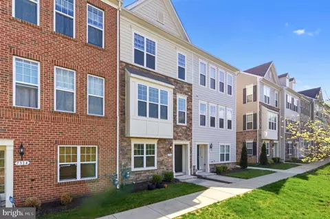 7312 Wood Trail Dr, Lanham, MD 20706