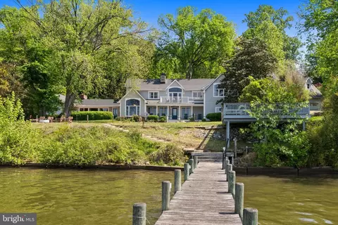 9112 Riverside Dr, Fort Washington, MD 20744