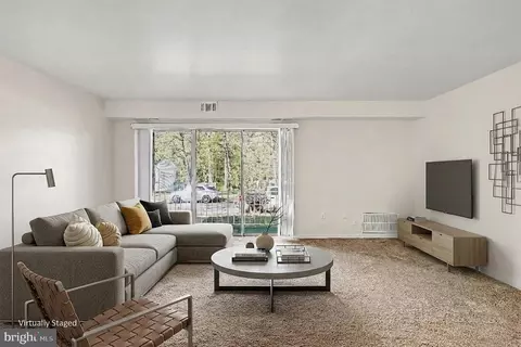 2310 Ewing Ave #201, Suitland, MD 20746
