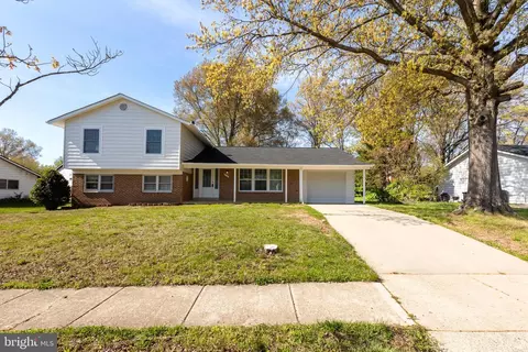 2710 Curry Dr, Hyattsville, MD 20783