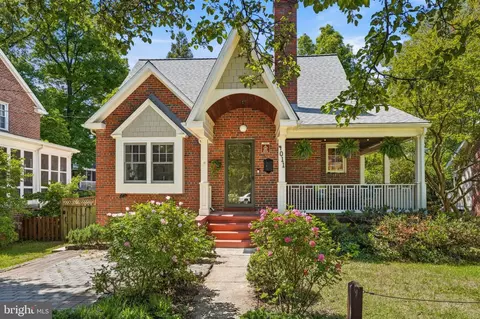 4011 Oglethorpe St, Hyattsville, MD 20782
