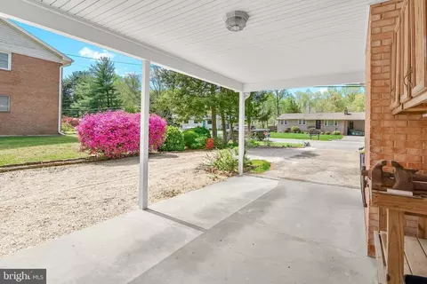 Exterior - 7616 Earnshaw Dr, Brandywine, MD 20613 photo 10 of 14