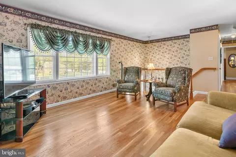 Living - 7616 Earnshaw Dr, Brandywine, MD 20613 photo 1 of 5