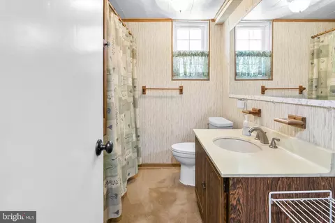 Bath - 7616 Earnshaw Dr, Brandywine, MD 20613 photo 4 of 4