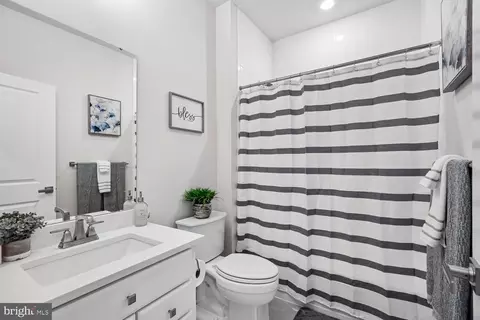 Bath - 1202 Patuxent Greens Dr, Laurel, MD 20708 photo 3 of 3