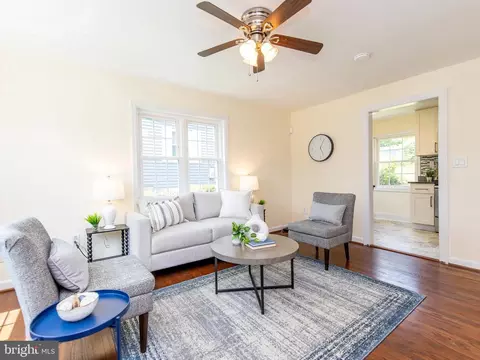 5014 N Englewood Dr, Capitol Heights, MD 20743