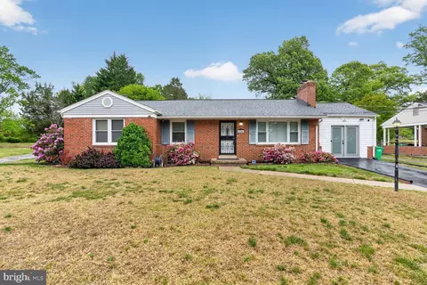 3804 Hemlock Pl, Temple Hills, MD 20748