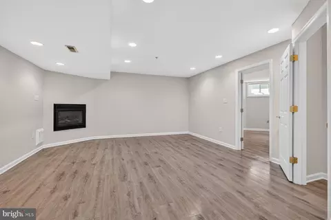 Living - 10106 Bartley Way, Lanham, MD 20706 photo 7 of 8