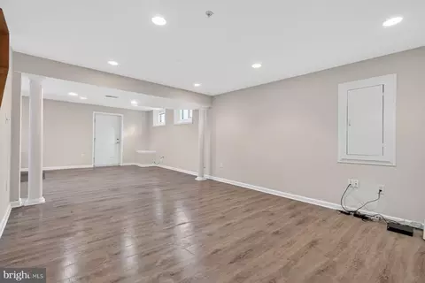 Living - 10106 Bartley Way, Lanham, MD 20706 photo 6 of 8