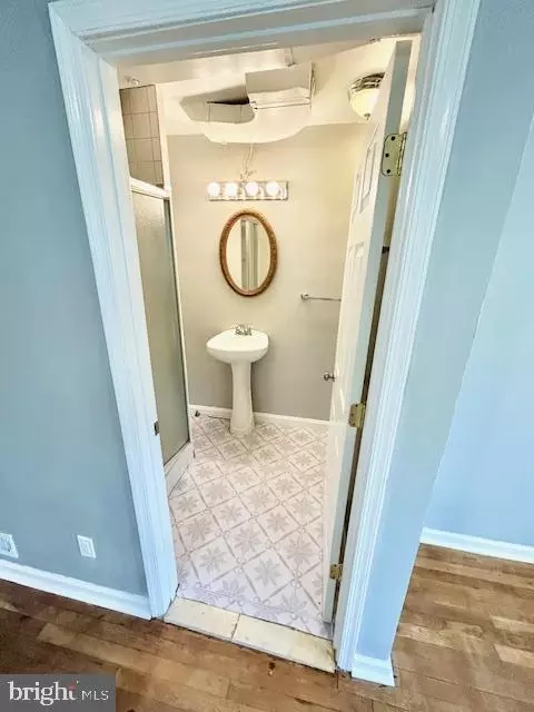 Bath - 8405 12th Ave, Silver Spring, MD 20903 photo 1 of 2