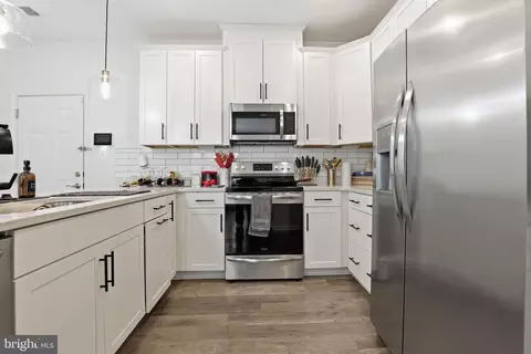 Kitchen - 2739 Pinebrook Rd, Landover, MD 20785 photo 3 of 3