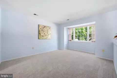 Living - 14927 Cherrywood Dr #5F, Laurel, MD 20707 photo 4 of 4