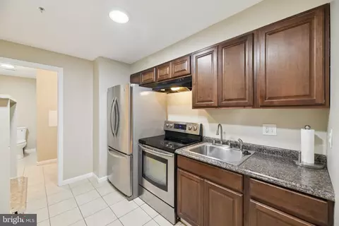 Kitchen - 11603 Brigit Ct, Bowie, MD 20720 photo 6 of 7