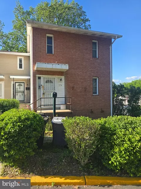 174 Daimler Dr #54, Capitol Heights, MD 20743