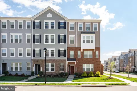 Exterior - 10423 John Glenn St, Lanham, MD 20706 photo 2 of 3