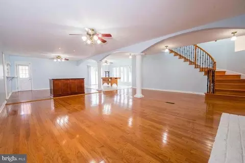 809 Montrose Ave, Laurel, MD 20707